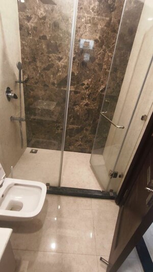 Bathroom in 2 BHK Builder Floor at Ansal Plaza Sector-23, Sector 23 – for Rent