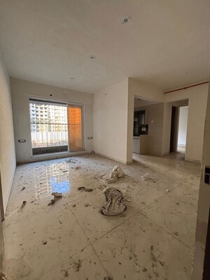 Room in 2 BHK Apartment at Unique Ivana, Mira Road – for Rent