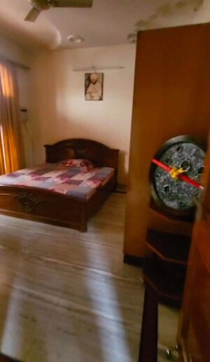 Bedroom in 6 BHK Independent House at Sector 28 – for Sale