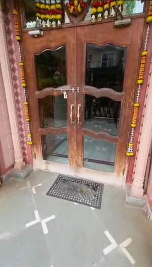 Furnished Amenities in 6 BHK Independent House at Sector 28 – for Sale