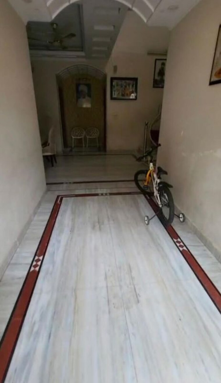 Balcony, sector 28 6 Bedroom 260 Sq.Yd. Independent House In Sector 28 Faridabad 10127376