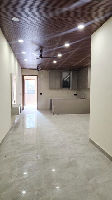 Room in 3 BHK Builder Floor at Rajouri Garden – for Rent