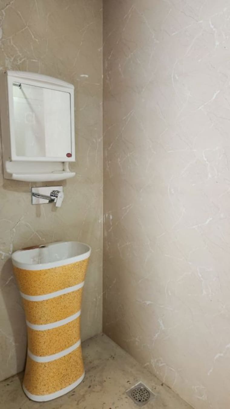 Bathroom, rajouri garden 3 Bedroom 140 Sq.Yd. Builder Floor In Rajouri Garden Delhi 10127743
