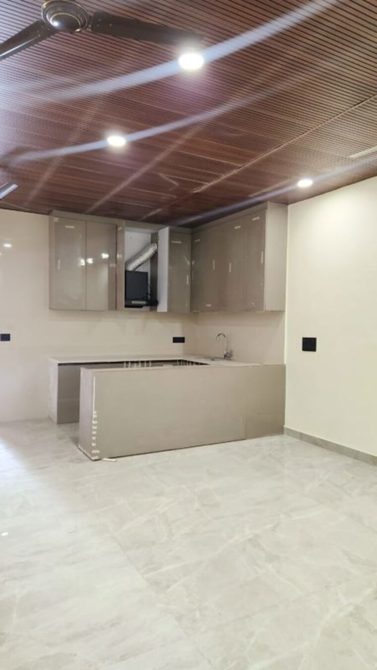 Kitchen, rajouri garden 3 Bedroom 140 Sq.Yd. Builder Floor In Rajouri Garden Delhi 10127743