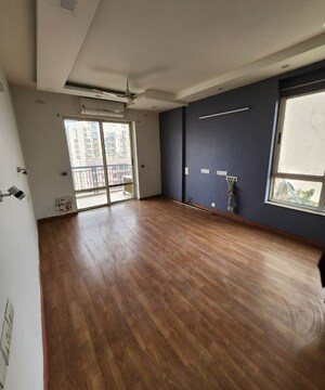 Room in 3.5 BHK Apartment at Central Park II-Bellevue, Sector 48 – for Rent