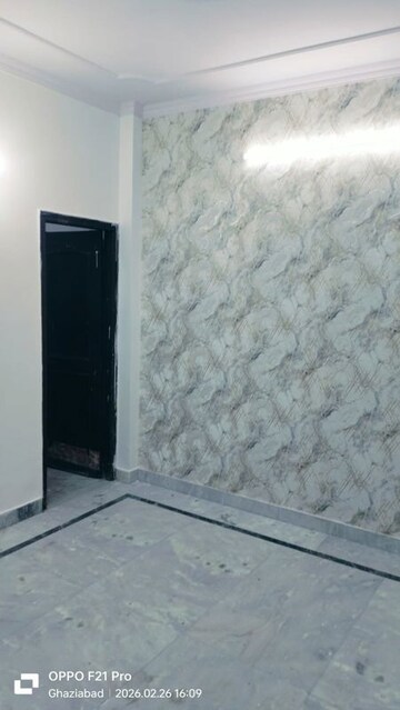 Room in 3 BHK Apartment at SG Oasis, Vasundhara Sector 2b – for Rent