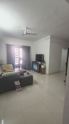 2 BHK Apartment For Rent in Roshan Milestone