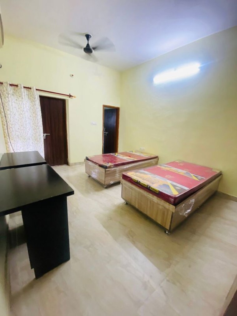 Room, gomti nagar Pg For Girls In Gomti Nagar 10128093