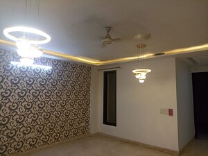 Room in 3 BHK Builder Floor at Anand Vihar – for Rent