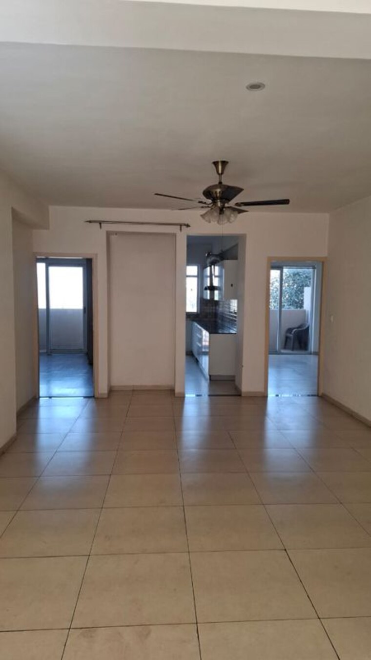 Room, sushma-valencia 4 Bedroom 1800 Sq.Ft. Apartment In International Airport Road Zirakpur 10128111