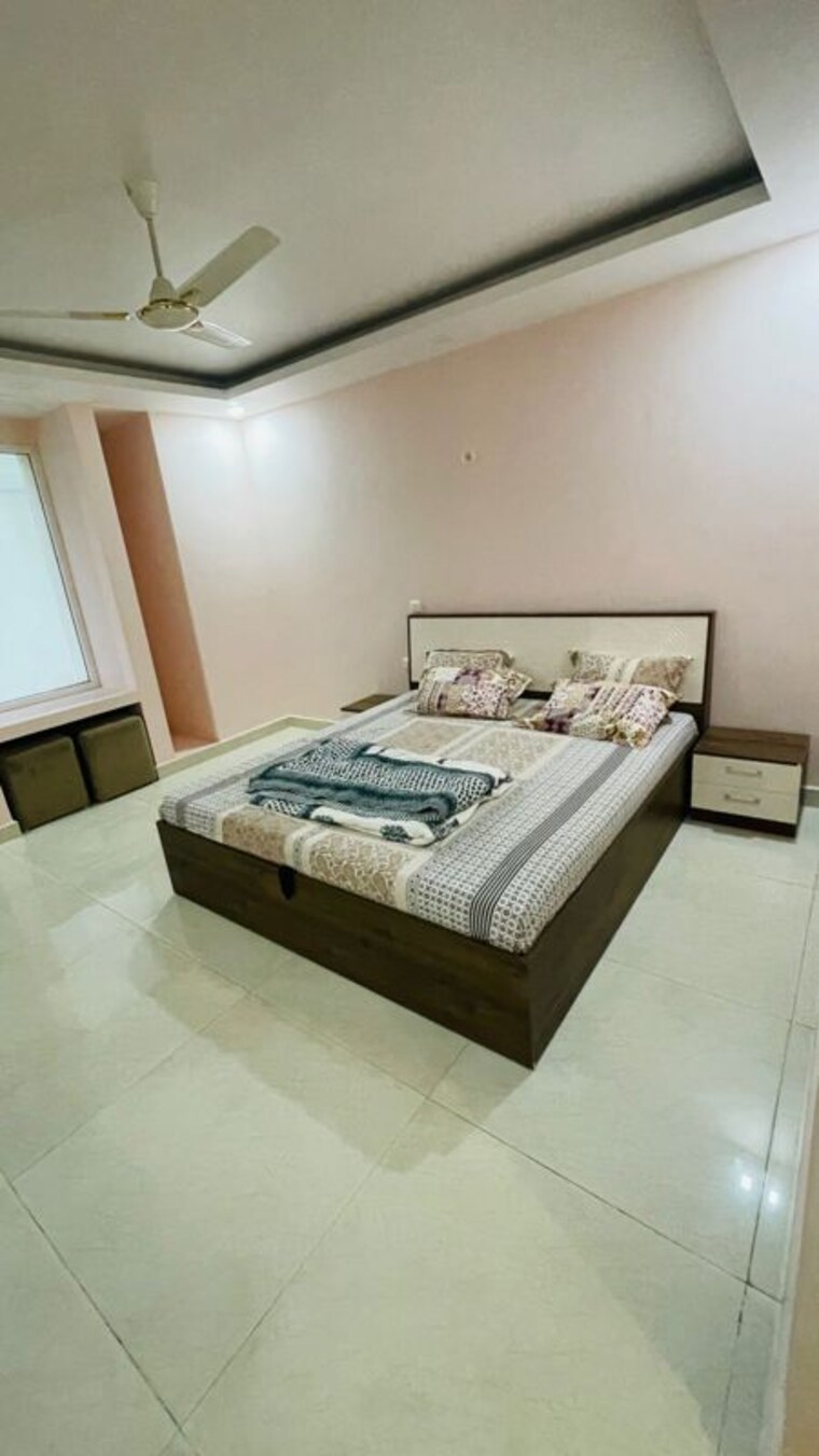 Room, vineet khand Pg For Girls In Vineet Khand 10128150