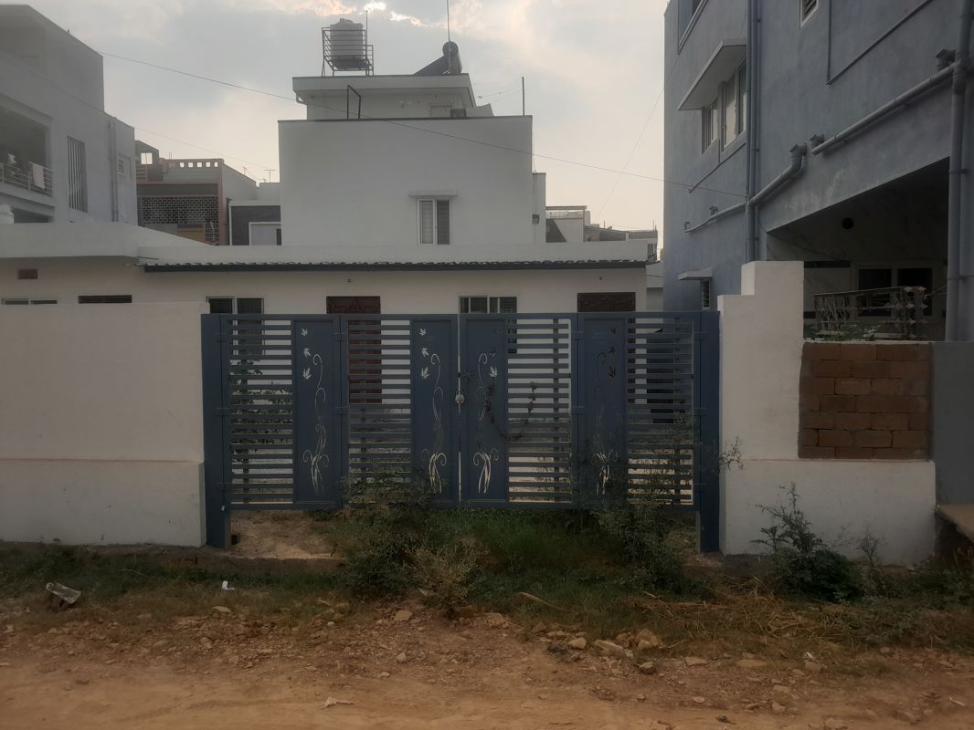 Plot For Sale in NRI Layout