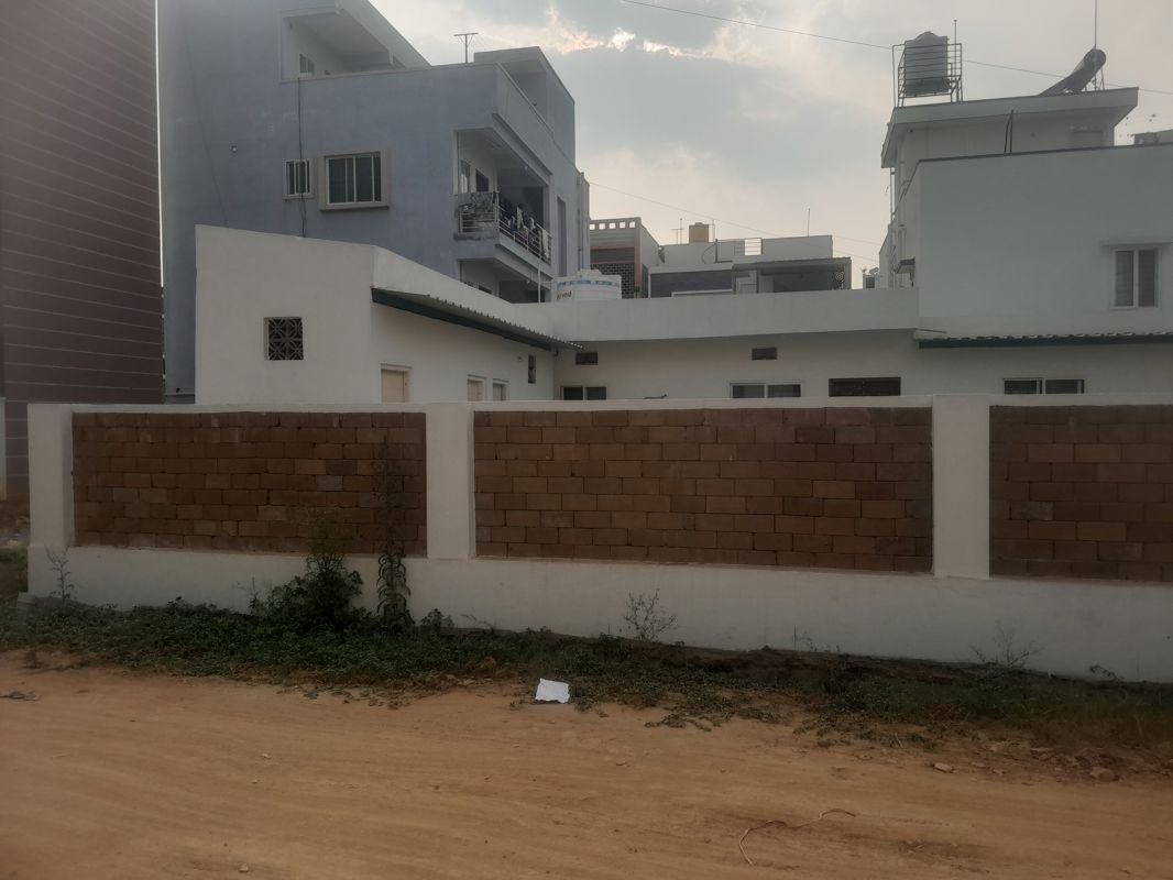 Plot For Sale in NRI Layout