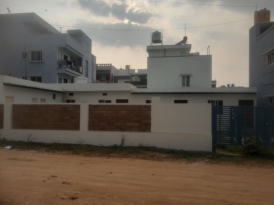 Plot For Sale in NRI Layout