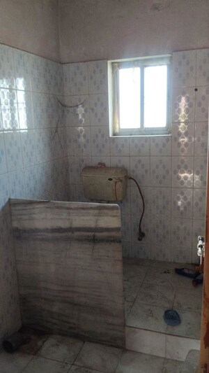 Bathroom in 1 BHK Apartment at Phoolbagan – for Rent