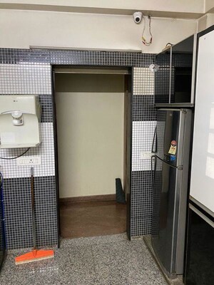 Bathroom in 3 BHK Builder Floor at DLF Imperial Residences, Dlf Phase I – for Rent