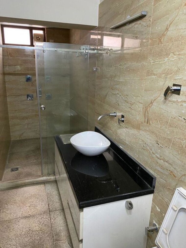 Kitchen, dlf-imperial-residences 3 Bedroom 2500 Sq.Ft. Builder Floor In Dlf Phase I Gurgaon 10128375