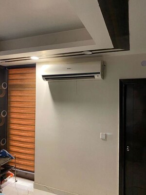 Kitchen in 3 BHK Builder Floor at DLF Imperial Residences, Dlf Phase I – for Rent