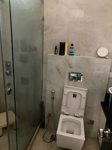 Bathroom in 3 BHK Builder Floor at DLF Imperial Residences, Dlf Phase I – for Rent