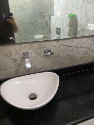 Bathroom in 3 BHK Builder Floor at DLF Imperial Residences, Dlf Phase I – for Rent