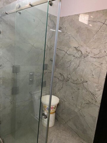 Staircase in 3 BHK Builder Floor at DLF Imperial Residences, Dlf Phase I – for Rent