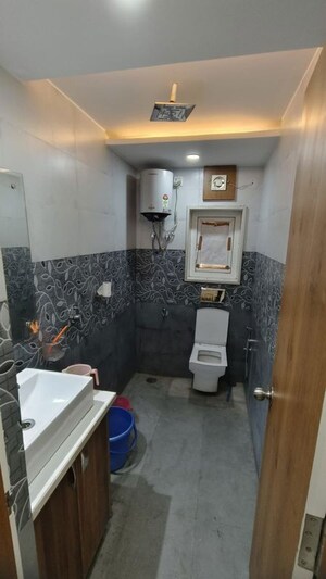Team Area in 1 BHK Builder Floor at Patel Nagar – for Rent