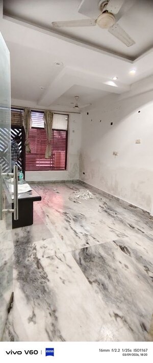 Balcony in 1.5 BHK Apartment at RWA Apartments Sector 50, Sector 50 – for Rent