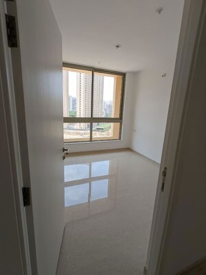 Room in 2 BHK Apartment at Hiranandani Delanna, Ghodbunder Road – for Rent