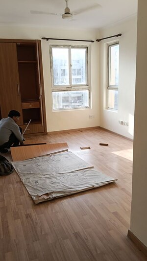 Bedroom in 3 BHK Apartment at Orchid Petals, Sector 49 – for Rent