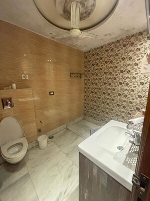 Bathroom in 3 BHK Builder Floor at East Patel Nagar – for Rent