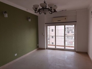 Room in 4 BHK Apartment at MMR 52nd Avenue, Sector 52 – for Rent