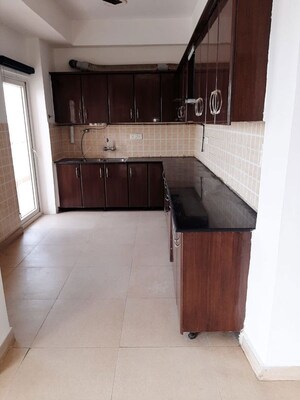 Kitchen in 4 BHK Apartment at MMR 52nd Avenue, Sector 52 – for Rent