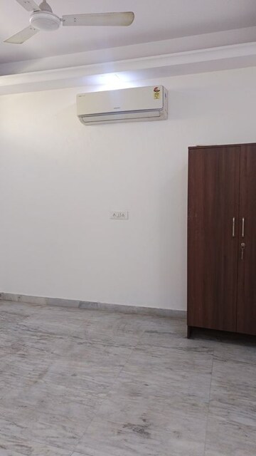 Room in 1 BHK Builder Floor at Patel Nagar – for Rent
