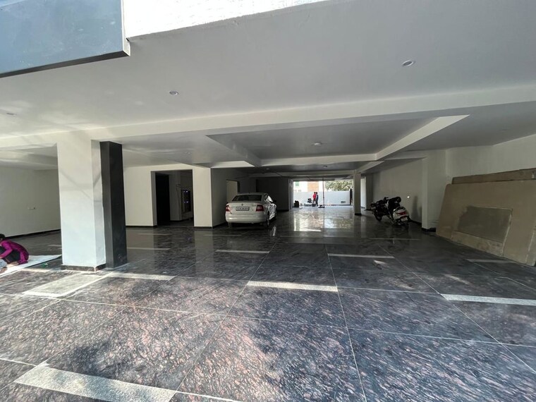  Parking, ansal-sushant-floors 3 Bedroom 215 Sq.Yd. Builder Floor In Sushant Lok ii Gurgaon 10128519