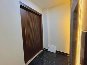 Room in 3 BHK Builder Floor at Ansal Sushant Floors, Sushant Lok ii – for Rent