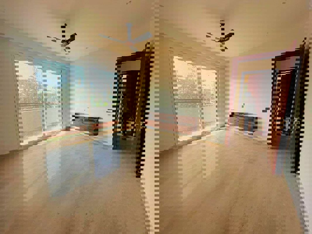 3 BHK 215 Sq.Yd. Builder Floor in Ansal Sushant Floors