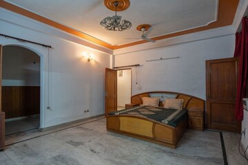 Bedroom in 4 BHK Independent House at RWA Apartments Sector 52, Sector 52 – for Rent