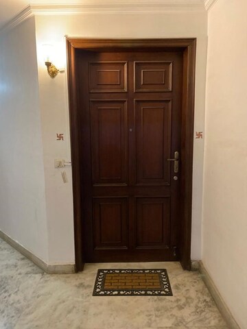 Furnished Amenities in 3 BHK Apartment at Ambience Island Lagoon, Sector 24 – for Rent