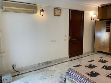 Room in 3 BHK Apartment at Ambience Island Lagoon, Sector 24 – for Rent