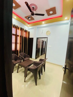 Living Room in 1.5 BHK Independent House at Gomti Nagar – for Rent