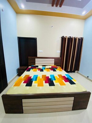 Bedroom in 1.5 BHK Independent House at Gomti Nagar – for Rent