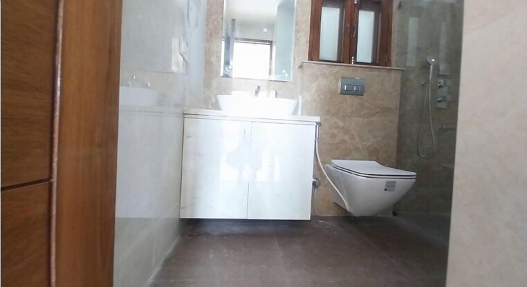 Bathroom, ansal-sushant-lok-i 3 Bedroom 215 Sq.Yd. Builder Floor In Sector 43 Gurgaon 10128547