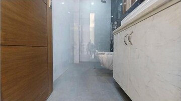 Room in 3 BHK Builder Floor at Ansal Sushant Lok I, Sector 43 – for Rent