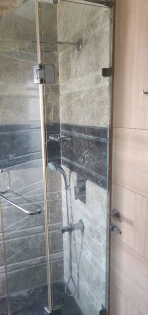 Bathroom in 3 BHK Apartment at Safdarjung Enclave – for Rent