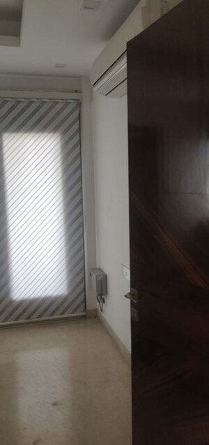 Bathroom in 3 BHK Apartment at Safdarjung Enclave – for Rent