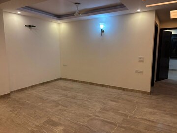 Room in 3 BHK Apartment at Saket – for Rent