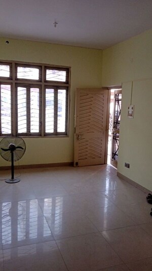 Room in 2.5 BHK Independent House at Gomti Nagar – for Rent