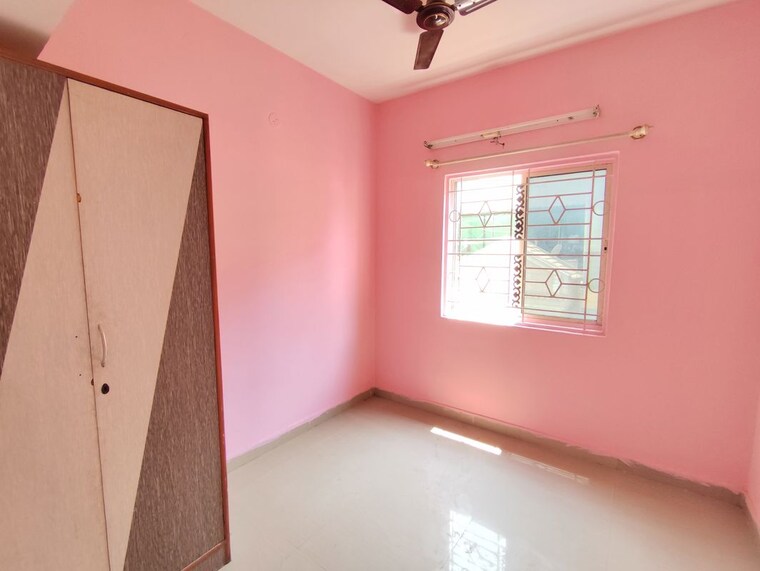 Room, sg palya 2 Bedroom 1000 Sq.Ft. Apartment In Sg Palya Bangalore 10128625