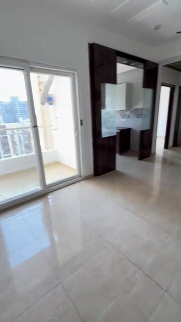 Room in 2.5 BHK Apartment at Samridhi Grand Avenue, Tech Zone 4 Greater Noida – for Sale