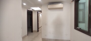 Room in 3.5 BHK Apartment at Safdarjung Enclave – for Rent